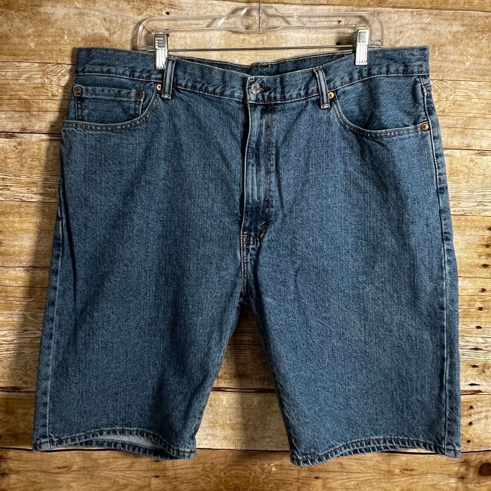 LEVI'S 505 REGULAR STRAIGHT FIT CASUAL CLASSIC EVERYDAY WEAR DENIM SHORTS SZ. 42